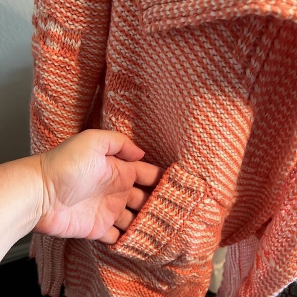 Love stitch sweater - Picture 3 of 4